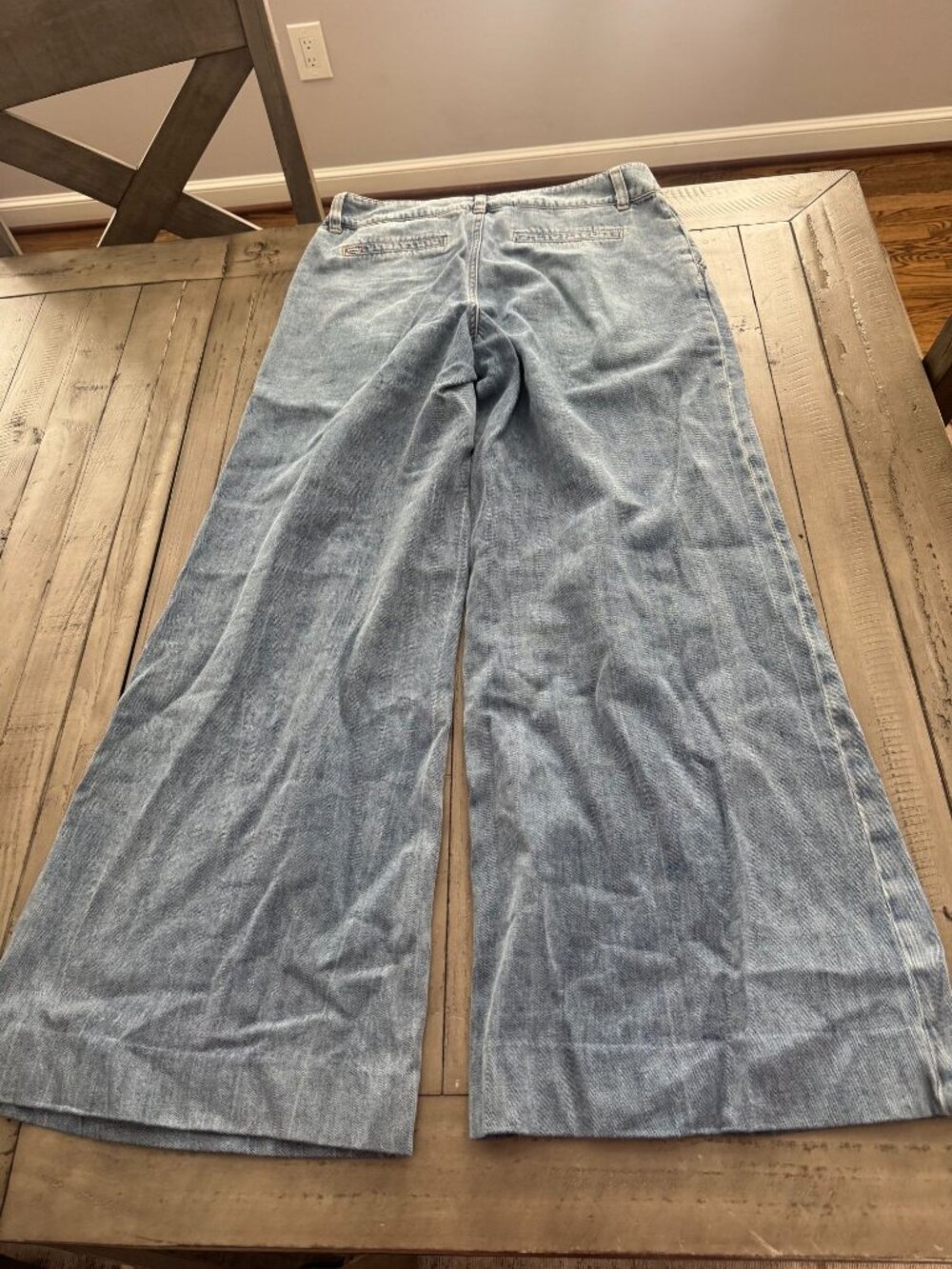 Alice + Olivia ERIC LOW RISE JEAN in SADIE LT VINTAGE BLUE Size 28 - Picture 4 of 4